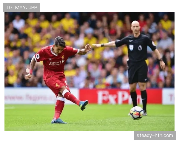 阿尔瓦雷斯 vs 菲尔米诺:伪九号角色构建与战术价值差异分析 阿尔瓦雷斯 vs 菲尔米诺:伪九号角色构建与战术价值差异分析