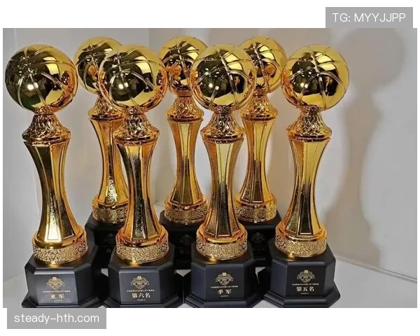 古力奖杯摆一堆，手机里竟然全是家常照——我对冠军的消费观一下子好奇起来